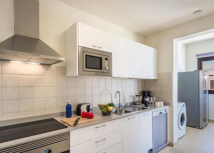 فيلة Estrella By